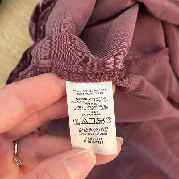 Loft Womens Crushed Velvet Sweetheart Neck Puff Sleeve Blouse Size XS Maroon - Picture 4 of 6